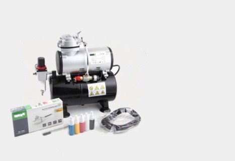 Kynäruisku ja maalit